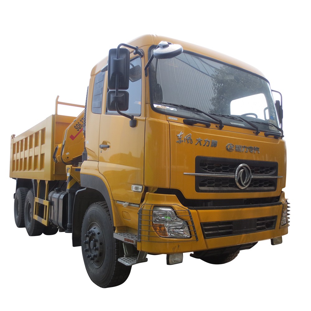 30-тонный самосвал Dongfeng с краном